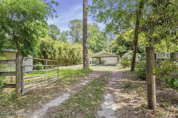 Melrose, FL 32666,8083 BREEZY POINT RD E