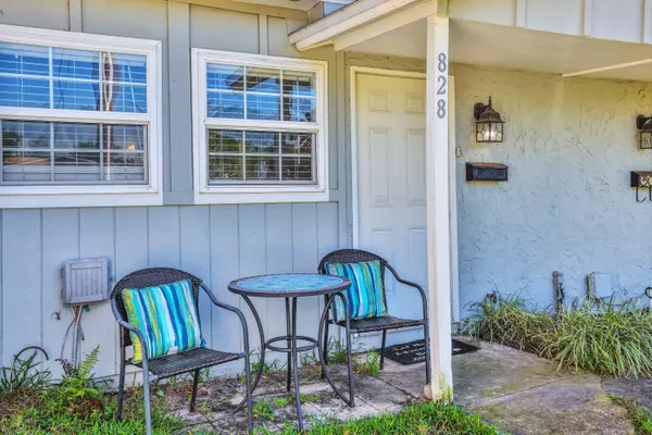 Atlantic Beach, FL 32233,828 CAVALLA RD