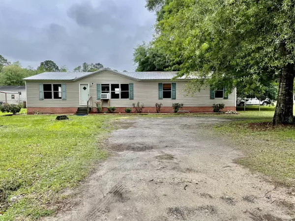 Macclenny, FL 32063,478 RAILROAD AVE W