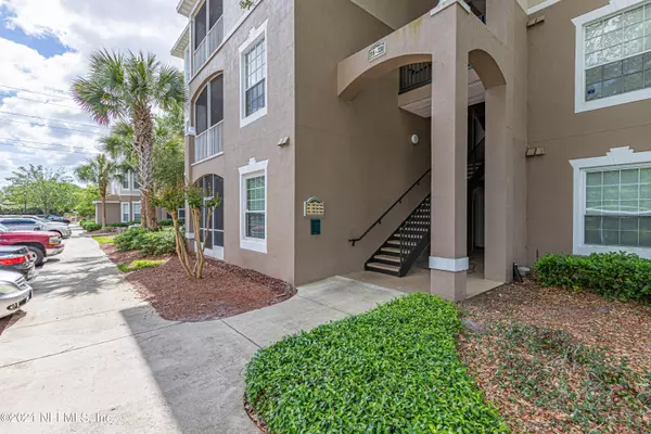 Jacksonville, FL 32256,10550 BAYMEADOWS RD #316