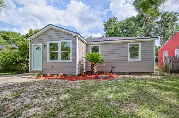 5218 SUNDERLAND RD, Jacksonville, FL 32210