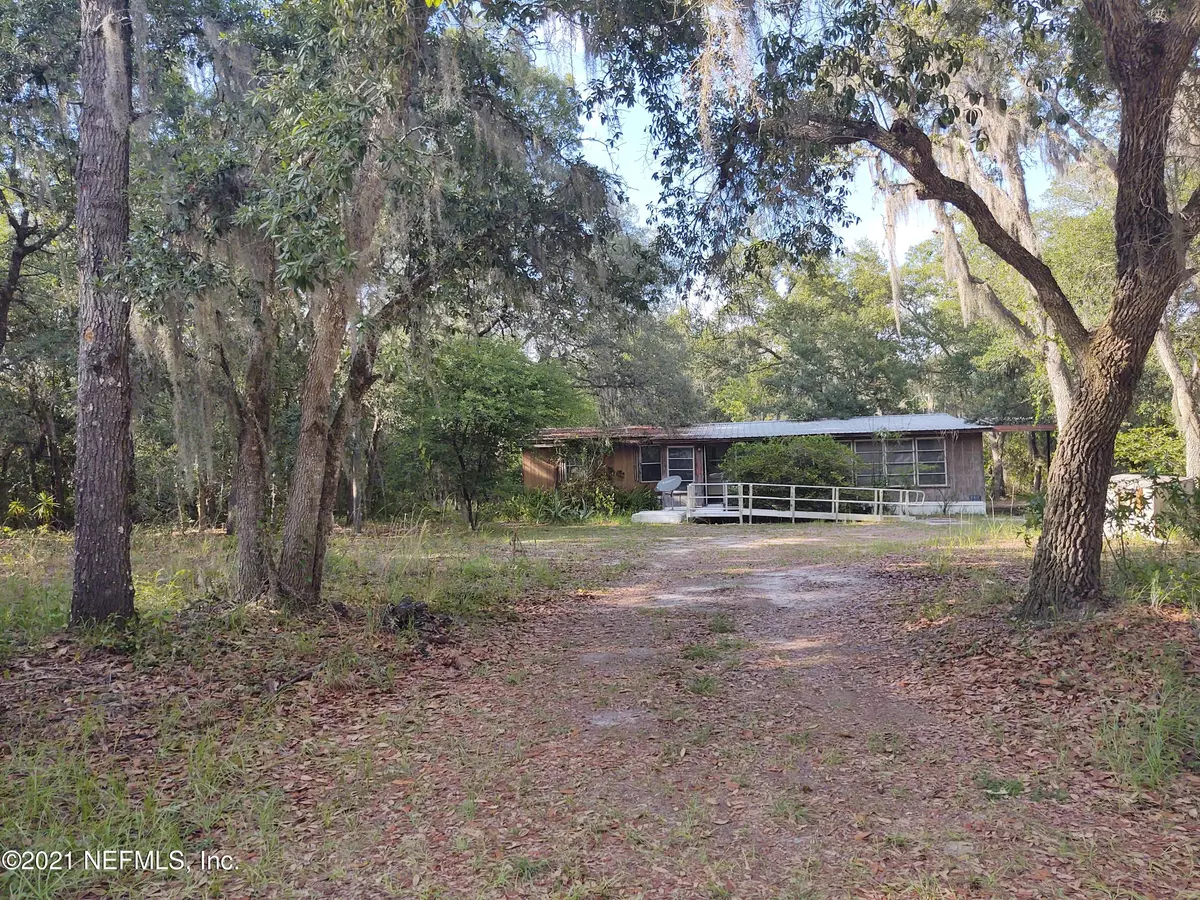 Palatka, FL 32177,124 LYNNE DR