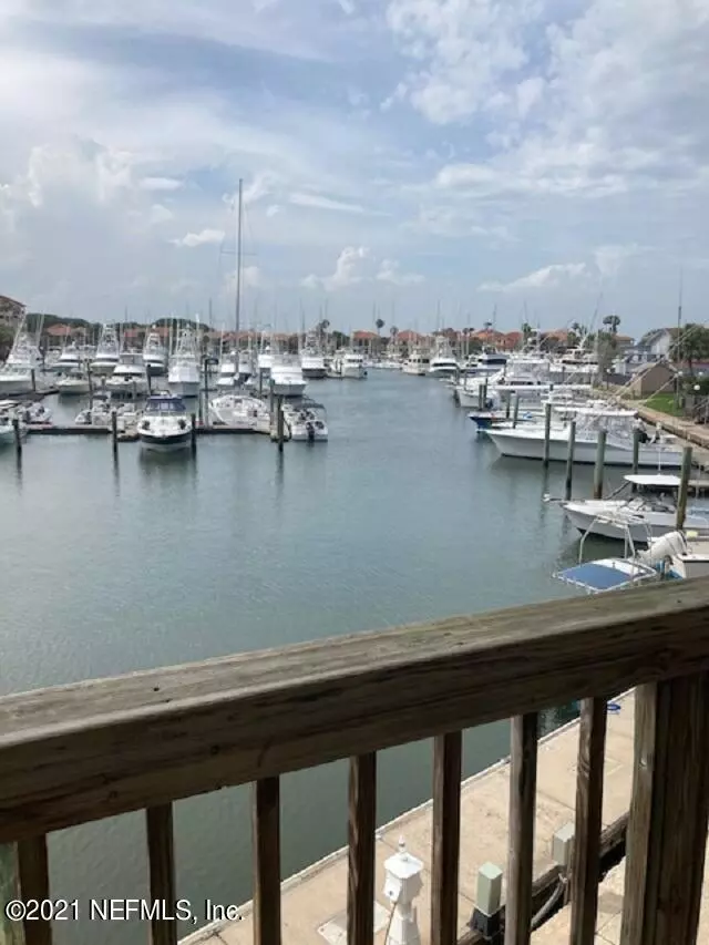 St Augustine, FL 32084,201 YACHT CLUB DR #21