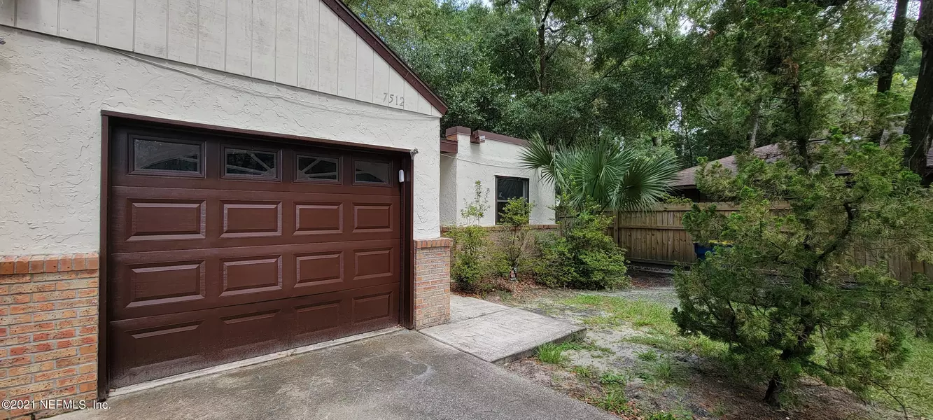 7512 COLONY COVE LN, Jacksonville, FL 32277