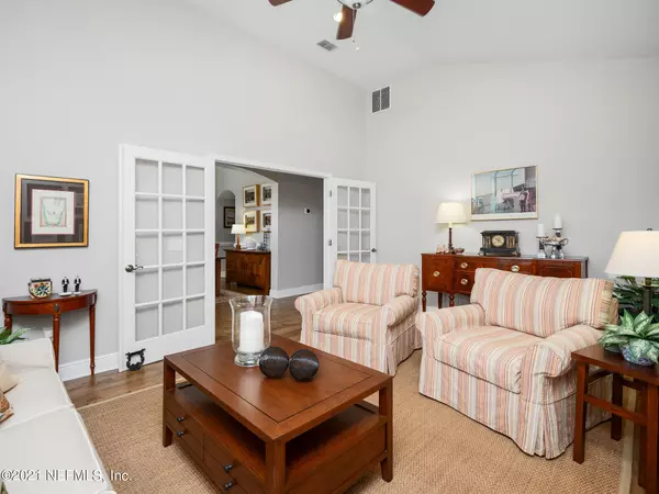 Jacksonville, FL 32256,9020 SPINDLETREE WAY