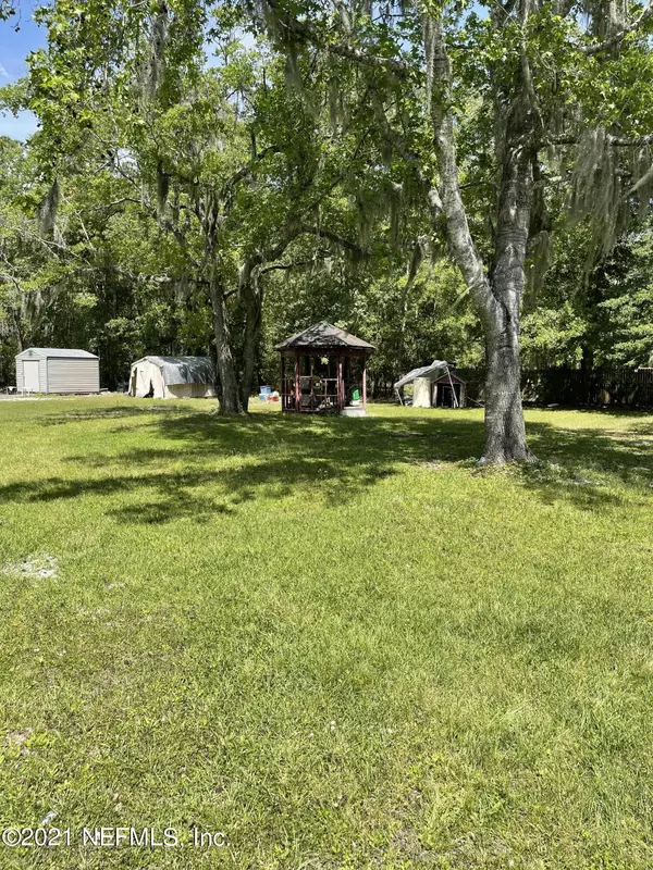 Jacksonville, FL 32220,560 CATHY TRIPP LN