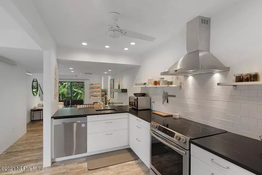 222 POINSETTIA ST, Atlantic Beach, FL 32233