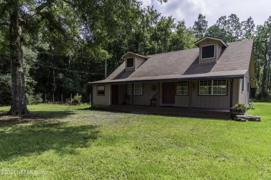 6407 HORSESHOE CIR, Bryceville, FL 32009