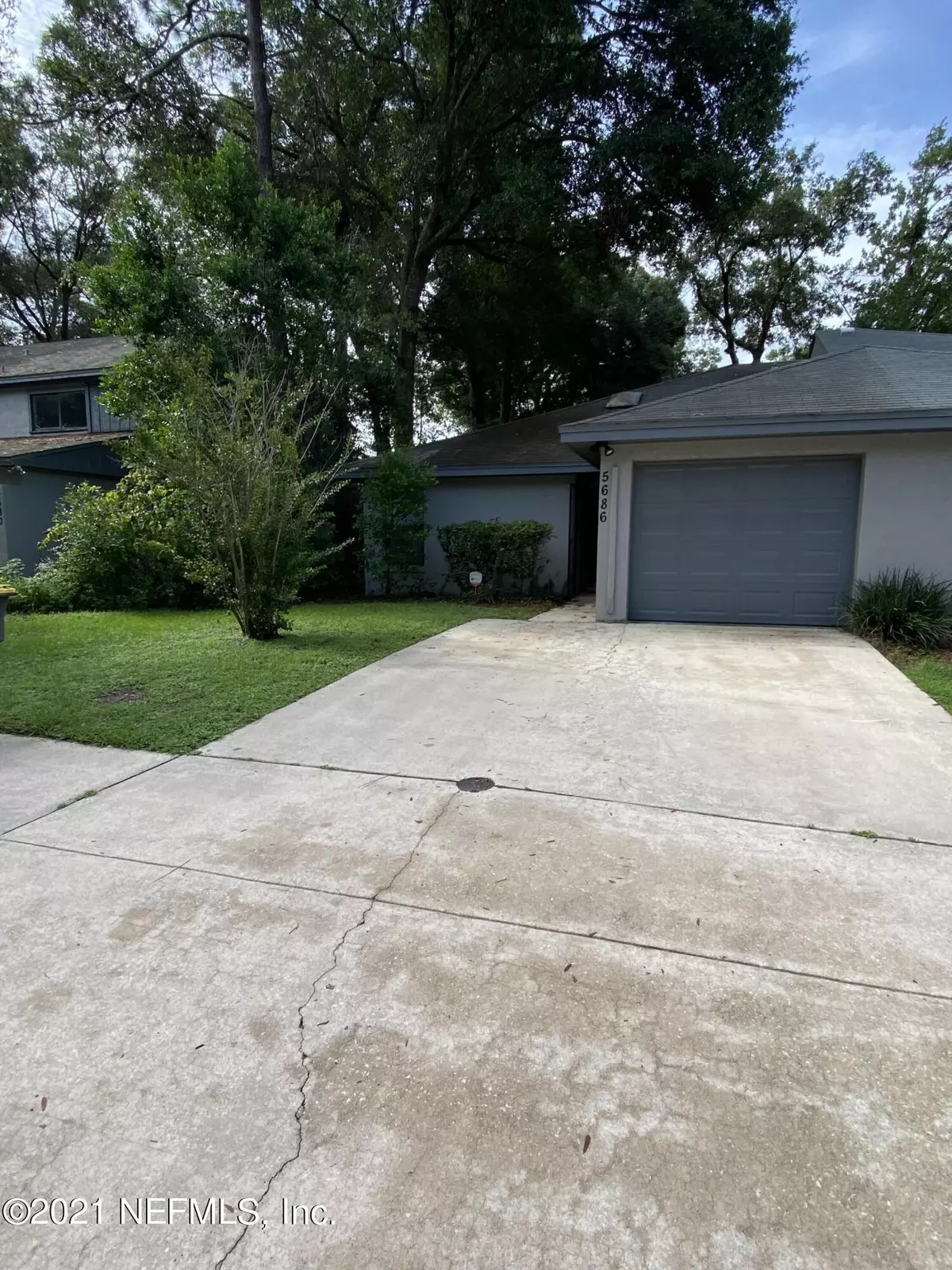 Jacksonville, FL 32244,5686 PINEHILL LN