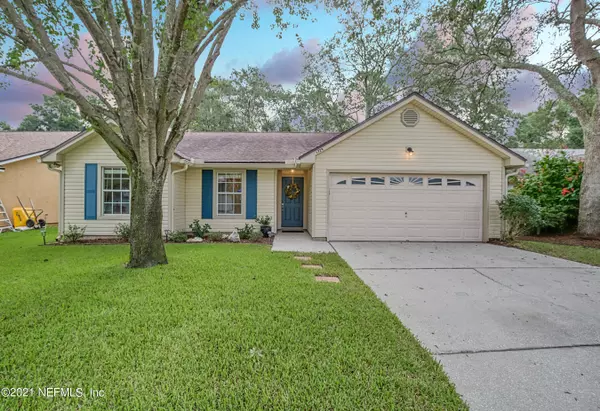 1729 CHANDELIER CIR E, Jacksonville, FL 32225