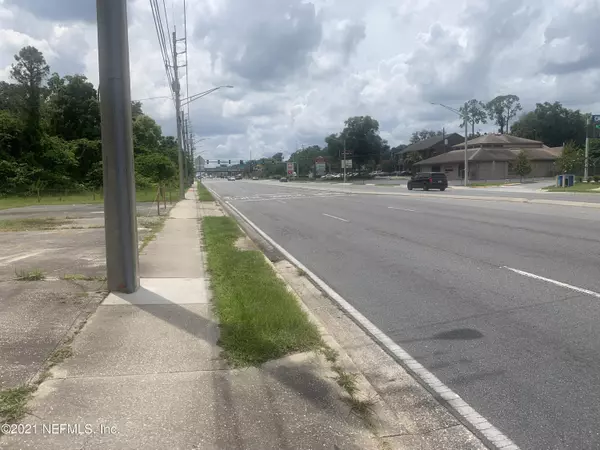 Jacksonville, FL 32210,6934 103RD ST