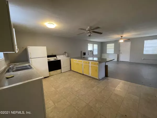 Melrose, FL 32666,7958 HONEYDEW CIR