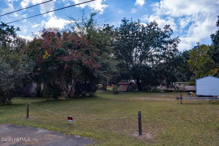 219 BELLE DR, Satsuma, FL 32189