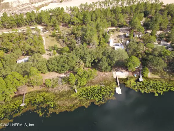 Hawthorne, FL 32640,204 CLEARWATER LAKE RD