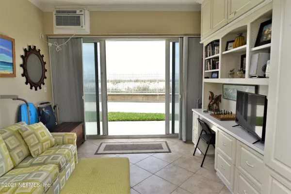 1601 OCEAN DR S #11, Jacksonville Beach, FL 32250