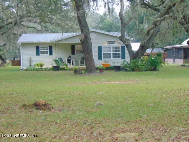 Interlachen, FL 32148,204 BURROUGHS RD