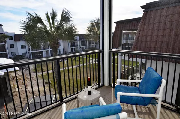 Jacksonville Beach, FL 32250,2313 COSTA VERDE BLVD #302