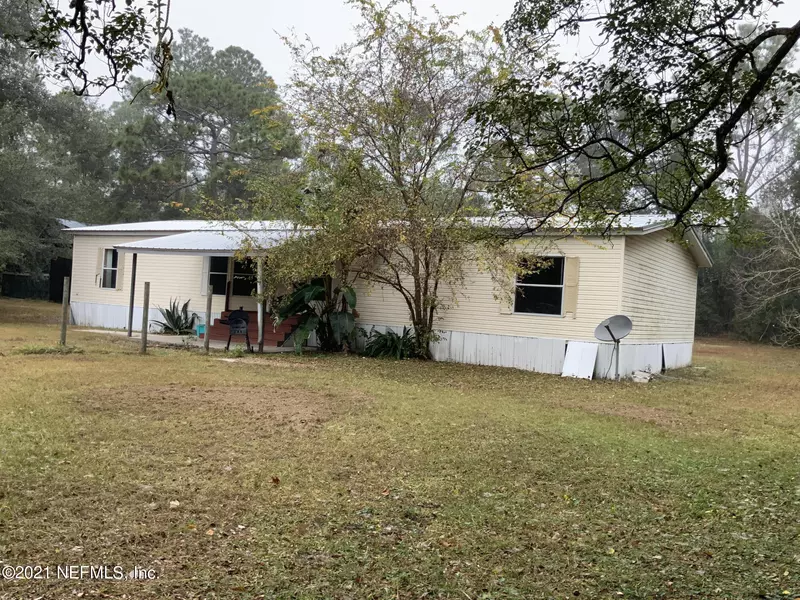 612 CARLIN RD, Satsuma, FL 32189