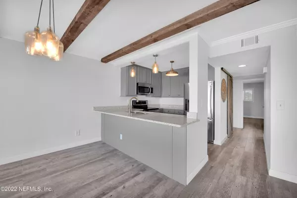 Fernandina Beach, FL 32034,382 S FLETCHER AVE #207