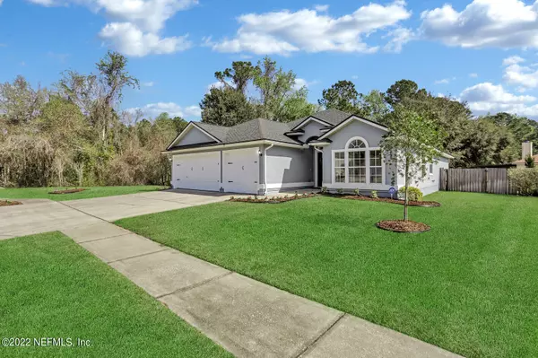 2415 COACHMAN LAKES DR, Jacksonville, FL 32246