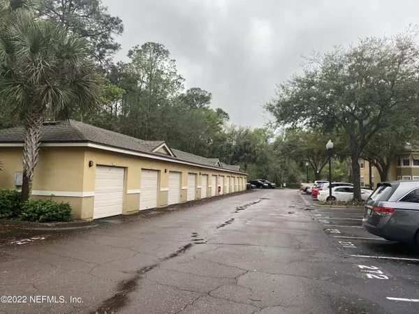 Jacksonville, FL 32224,3591 KERNAN BLVD S #204