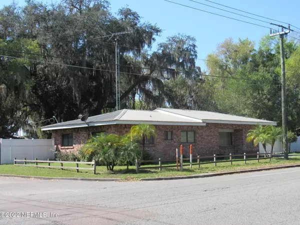 601 VERNON AVE, Crescent City, FL 32112