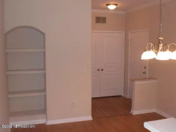 Jacksonville, FL 32216,8290 GATE Pkwy W #203