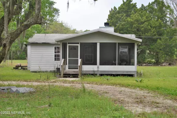 106 ST JOHNS AVE, Satsuma, FL 32189