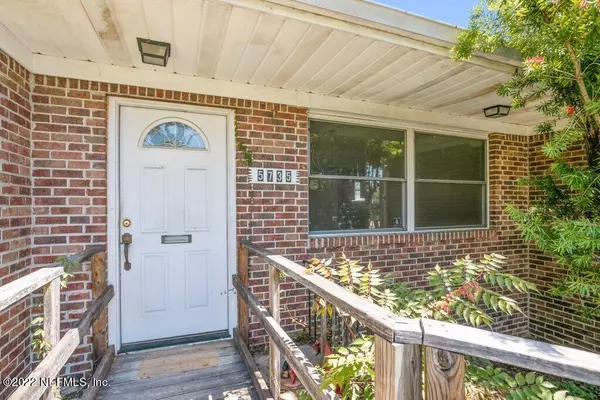 Jacksonville, FL 32210,5735 ADAIR CIR