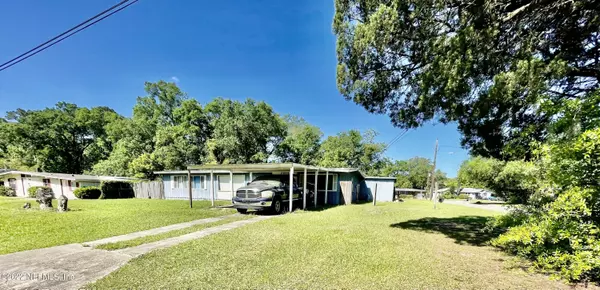 2404 BARLAD DR, Jacksonville, FL 32210