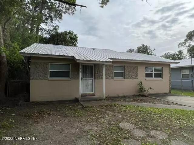 405 E OAK ST, Palatka, FL 32177