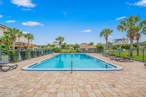 Fernandina Beach, FL 32034,925 TARPON AVE #8