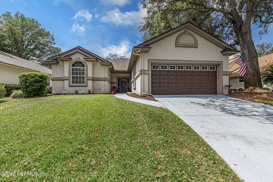 1533 STONEBRIAR RD, Green Cove Springs, FL 32043