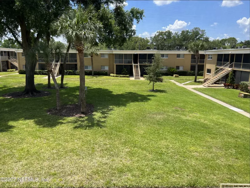 1000 LAKE OF THE WOODS BLVD #C205, Fern Park, FL 32730