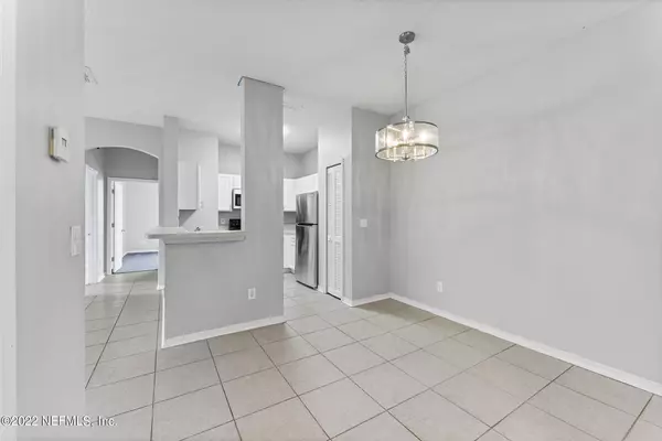 Jacksonville, FL 32216,8601 BEACH BLVD #322