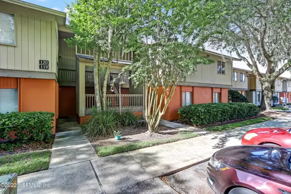 1800 PARK AVE #118, Orange Park, FL 32073