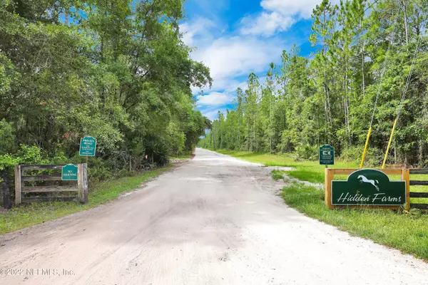 6483 SANDHILL RD, Green Cove Springs, FL 32043