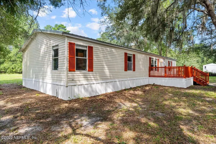 213 N 2ND ST, Satsuma, FL 32189