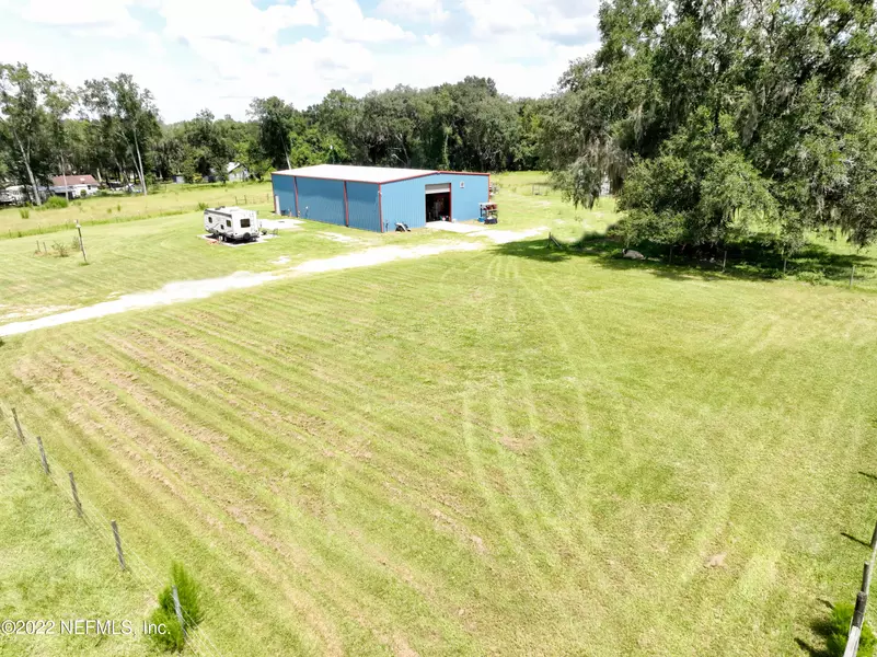 136 DEPOT RD, Hawthorne, FL 32640