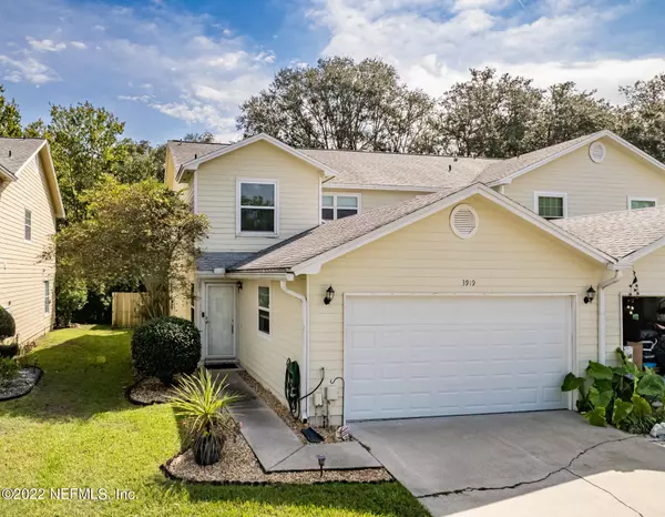3919 MEADOWVIEW DR N, Jacksonville, FL 32225