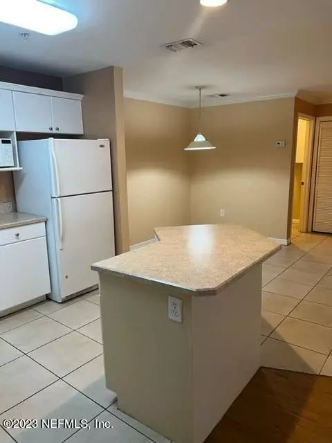 Jacksonville, FL 32224,3591 KERNAN BLVD S #517