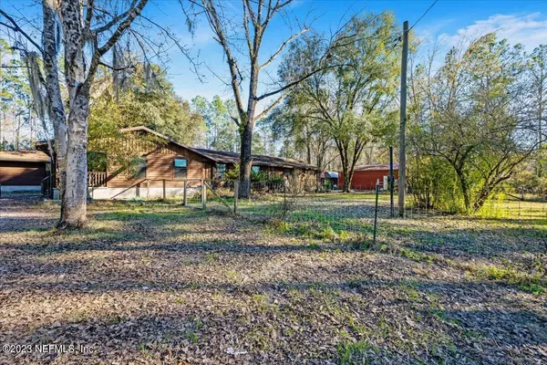 9995 CEDAR CREEK FARMS RD, Glen St. Mary, FL 32040