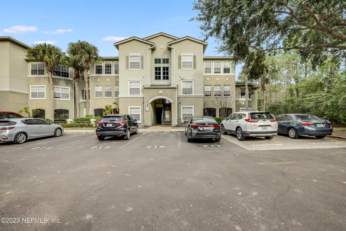 Jacksonville, FL 32224,3591 KERNAN BLVD #823