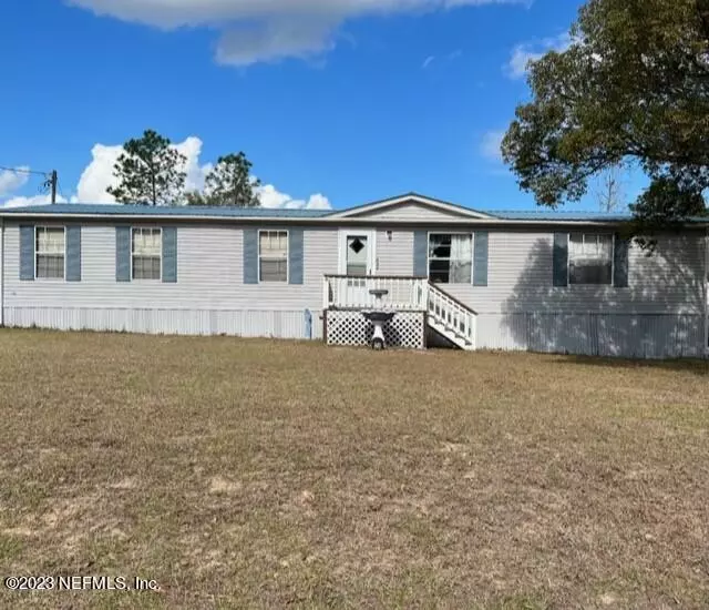 802 SQUIRREL TREE TRL, Satsuma, FL 32189