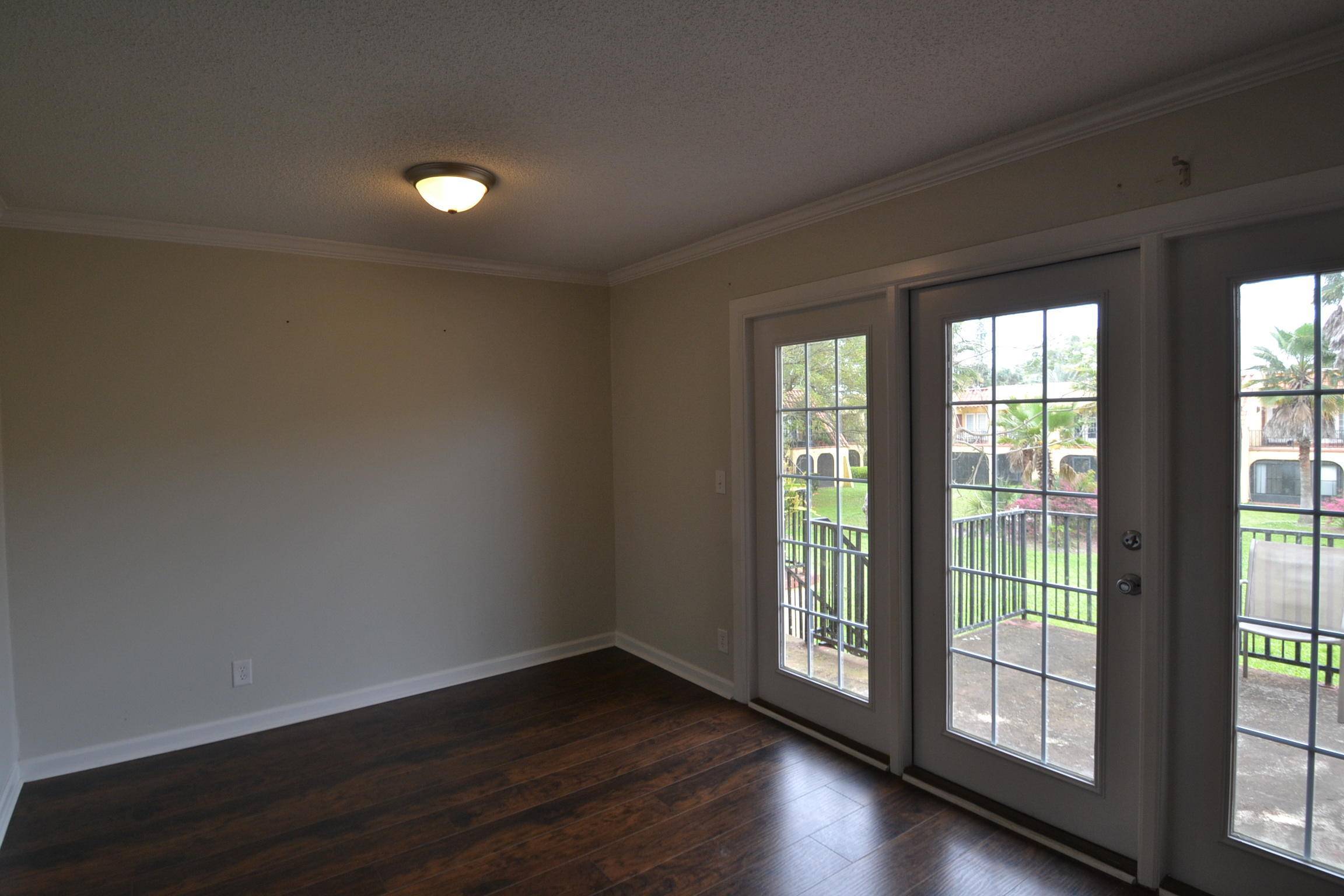 Jacksonville, FL 32217,6646 LA MIRADA DR E #4