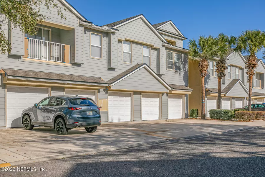 7063 DEER LODGE CIR #106, Jacksonville, FL 32256