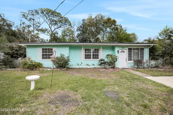 1941 BURKHOLDER CIR W, Jacksonville, FL 32216