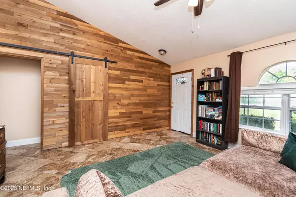 669 6TH ST N, Macclenny, FL 32063