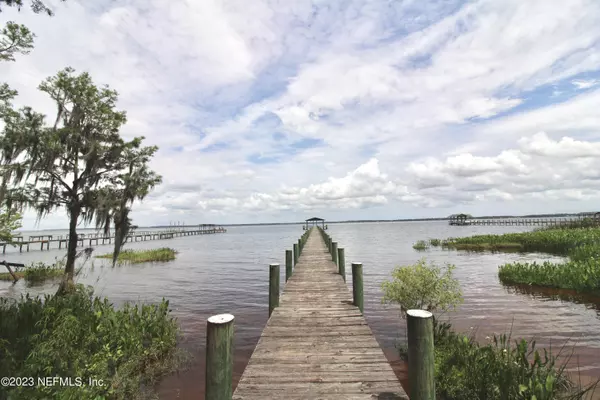 Palatka, FL 32177,332 EAGLE CREEK RD