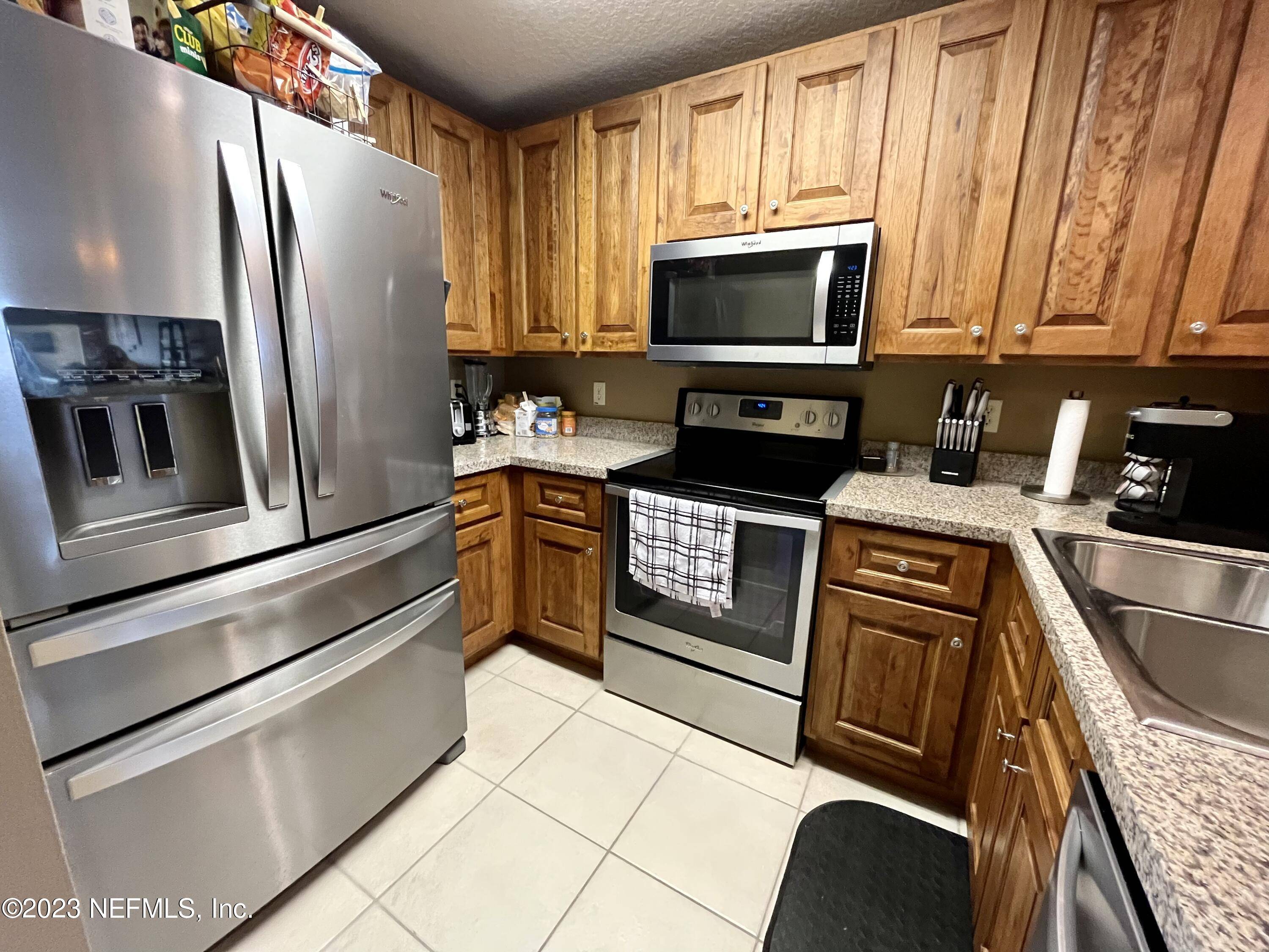 Welaka, FL 32193,99 BROAD RIVER PL #4303